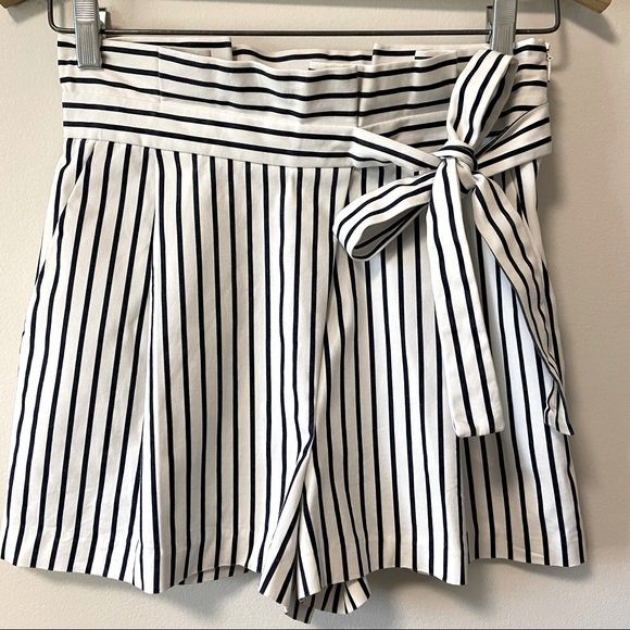 ZARA Paper Bag Striped Tie Waist Shorts - Size: Small - Picture 2 of 10